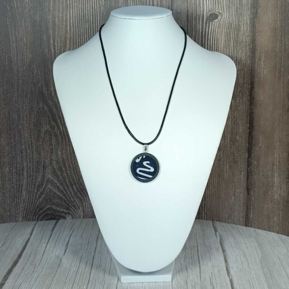"Had" UNESCO Heritage "Modrotlač" Blueprint Wood Necklace - Artisan Crafted
